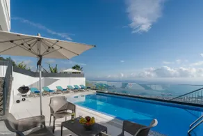 A balcony over Funchal and sea | Monte White House - Image 3