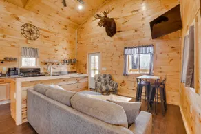 'friends & Family' Rental Cabin w/ Hot Tub! - Image 3