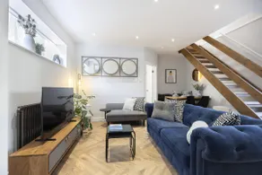 Luxury Lansdown Mews | Quiet 2-Bed with Terrace - Image 2