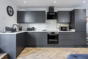 Luxury Lansdown Mews | Quiet 2-Bed with Terrace - Image 4