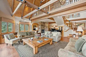 Spacious Luxury Home Close to Downtown and Ski, Private Hot Tub, Amazing Views - Image 4