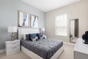 5 min to Disney Fantastic Townhome! - Image 5