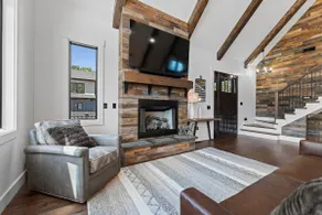Gray Fox Lodge by Avantstay Waterslide Pool, Theater Sleeps 21 - Image 4