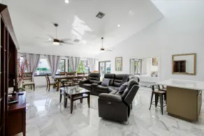 Marble House in Lauderdale Harbours - Image 5