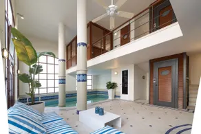 Ma Maison No8 Downtown Villa, Indoor Heated Pool - Image 3