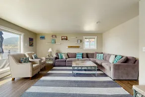 Stunning 4BR Lakefront - Dock - Balcony - Image 4