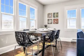 View-tiful Alki Beach Apartment - Image 2