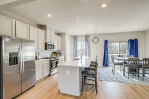 30 Mi to Downtown DC: Charming Dale City Townhome! - Image 2