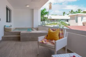Incredibly Beautiful Condo Just Steps to the Beach - Image 3