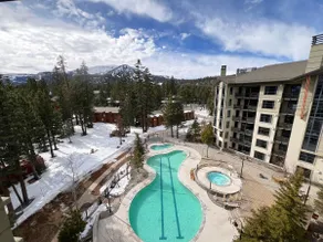 Luxury Monache 1+Den Penthouse w/ Stunning Views! - Image 3