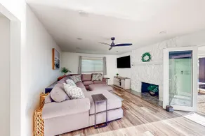 Dog-Friendly Home: Saltwater Pool, Fire Pit, Games - Image 4