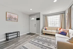 Downtown Apt w Free Parking by Electric Works! - Image 4