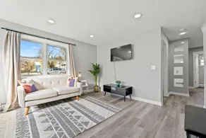 Downtown Apt w Free Parking by Electric Works! - Image 3