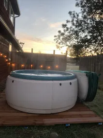 Artisans Haven-Hottub-toys-firepit-Group Hangout - Image 5