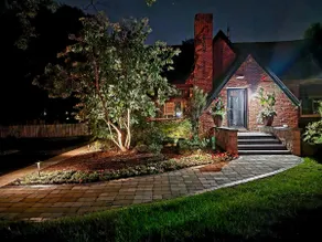 Apr specials, renovated, spacious, loaded. firepit - Image 3