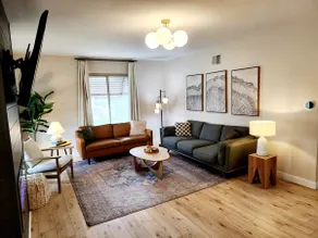 Apr specials, renovated, spacious, loaded. firepit - Image 4