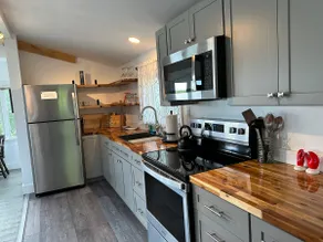 Waterfront, updated cottage for 2, great location! - Image 5