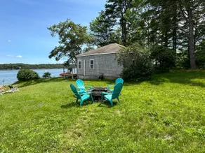 Waterfront, updated cottage for 2, great location! - Image 4