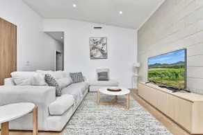 Somerville Wines Lux Escape  3-Bedroom Cottage Near Broke Wineries - Image 3
