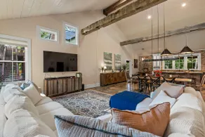 Farmhouse with Hot Tub, Game Room, Pond, Creek - Image 2