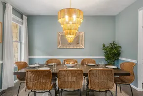Designer 7BR w/ Pool and Hot Tub. Pets welcome! - Image 3