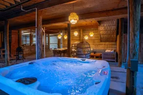 Designer 7BR w/ Pool and Hot Tub. Pets welcome! - Image 5