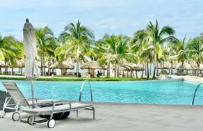 Chic 3BR Home in Luxury Condominium by the sea - Image 3