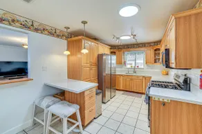 Family-Friendly Loma Linda Retreat: Walk to LLU - Image 2