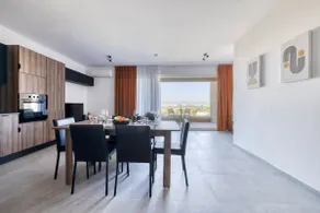 Trendy 2BR Apartment in Hal Ghaxaq - Image 5