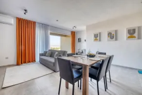 Trendy 2BR Apartment in Hal Ghaxaq - Image 3