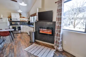 Cozy Cabin Retreat Near Zion with Sauna & hot tub. - Image 4