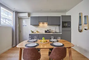 Modern Apartement Center of Paris - Image 2