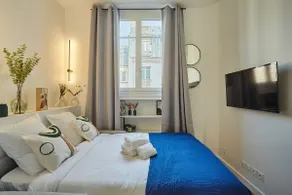 Studio Arc de Triomphe by Studio prestige - Image 2