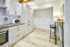 Host & Stay - The Snug - Image 3