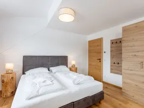 Cosy apartment with pool - Image 5