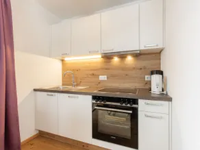 Cosy apartment with pool - Image 4