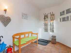Cosy apartment with garden in a quiet area - Image 5