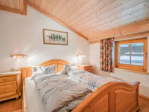 Apartment on former stables - Image 3