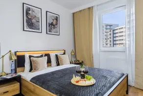 Lumina | Premium 2BR Apart with Parking | Balcony - Image 3