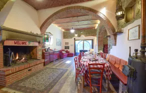 Amazing home in Arezzo - Image 4