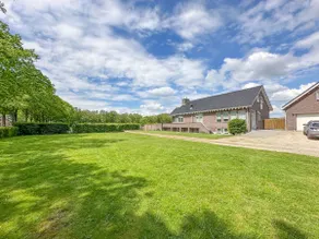 Luxury House with wellness facilities - Image 2
