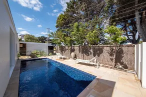 Skomer House Portsea with gas heated pool. Steps to beach and Portsea Pub - Image 2