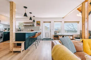 Escape to Tranquility: Views & Modern Amenities - Image 3