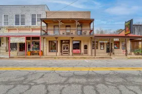 Historic 'Hardy House' on Main Street w/ Fire Pit! - Image 2