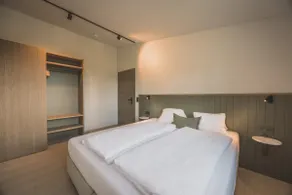 Apartment L with garden or balcony - Image 2