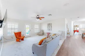 Dog-Friendly Cameron Home w/ Pond + Poolside Patio - Image 5