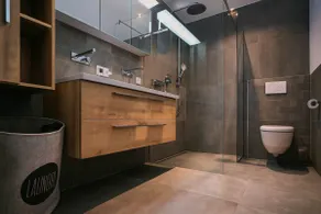 HEAVEN 7 Suite - Private Whirlpool & Garden - Image 4