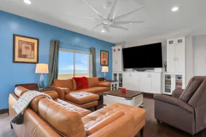 Modern 8BR steps to beach with amazing views - Image 3