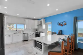 Modern 8BR steps to beach with amazing views - Image 4
