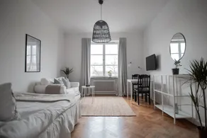 Beautiful spacious studio with waterfront view - Image 2